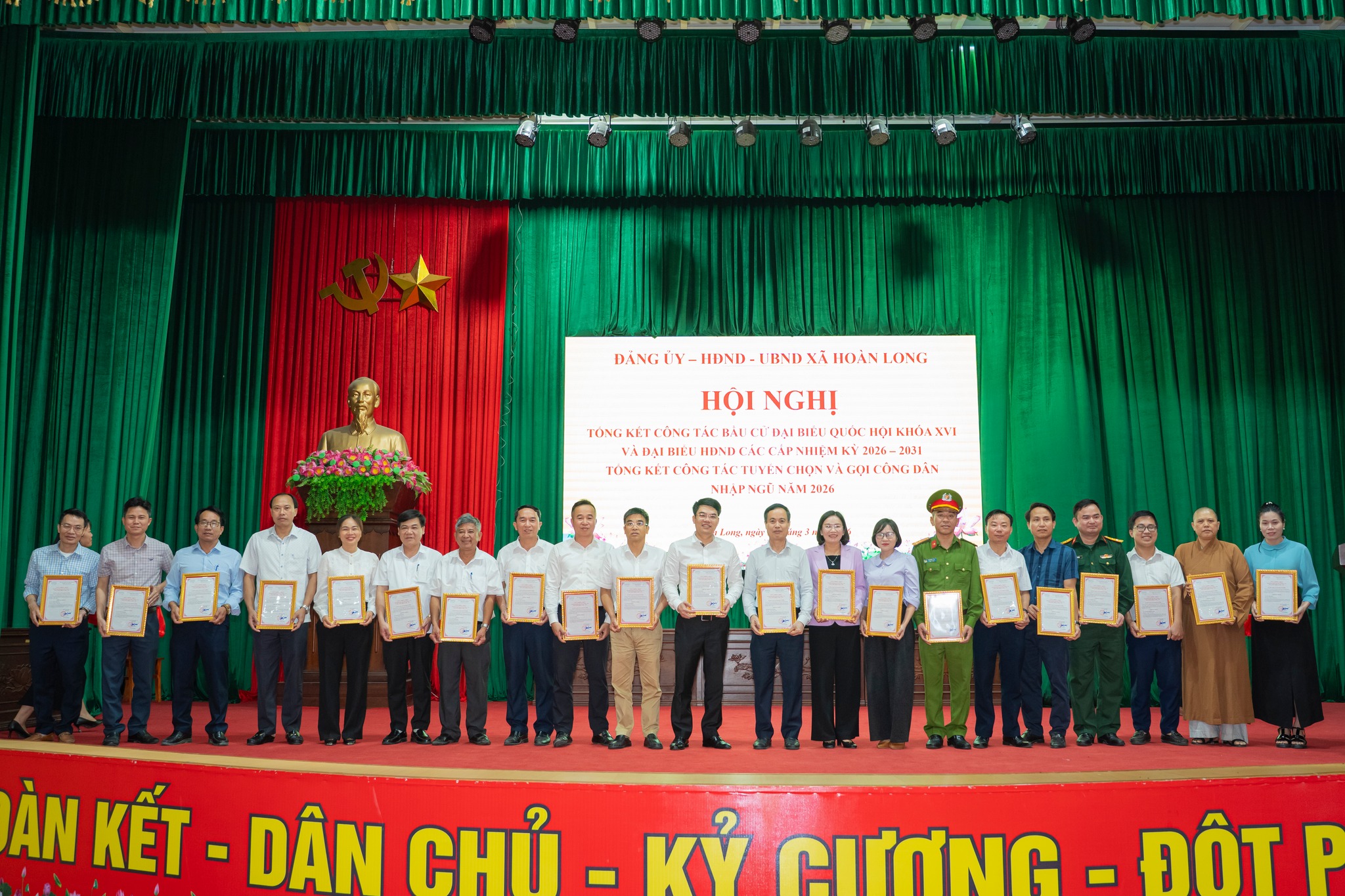 Hoàn Long tổng kết công tác bầu cử và tuyển quân năm 2026