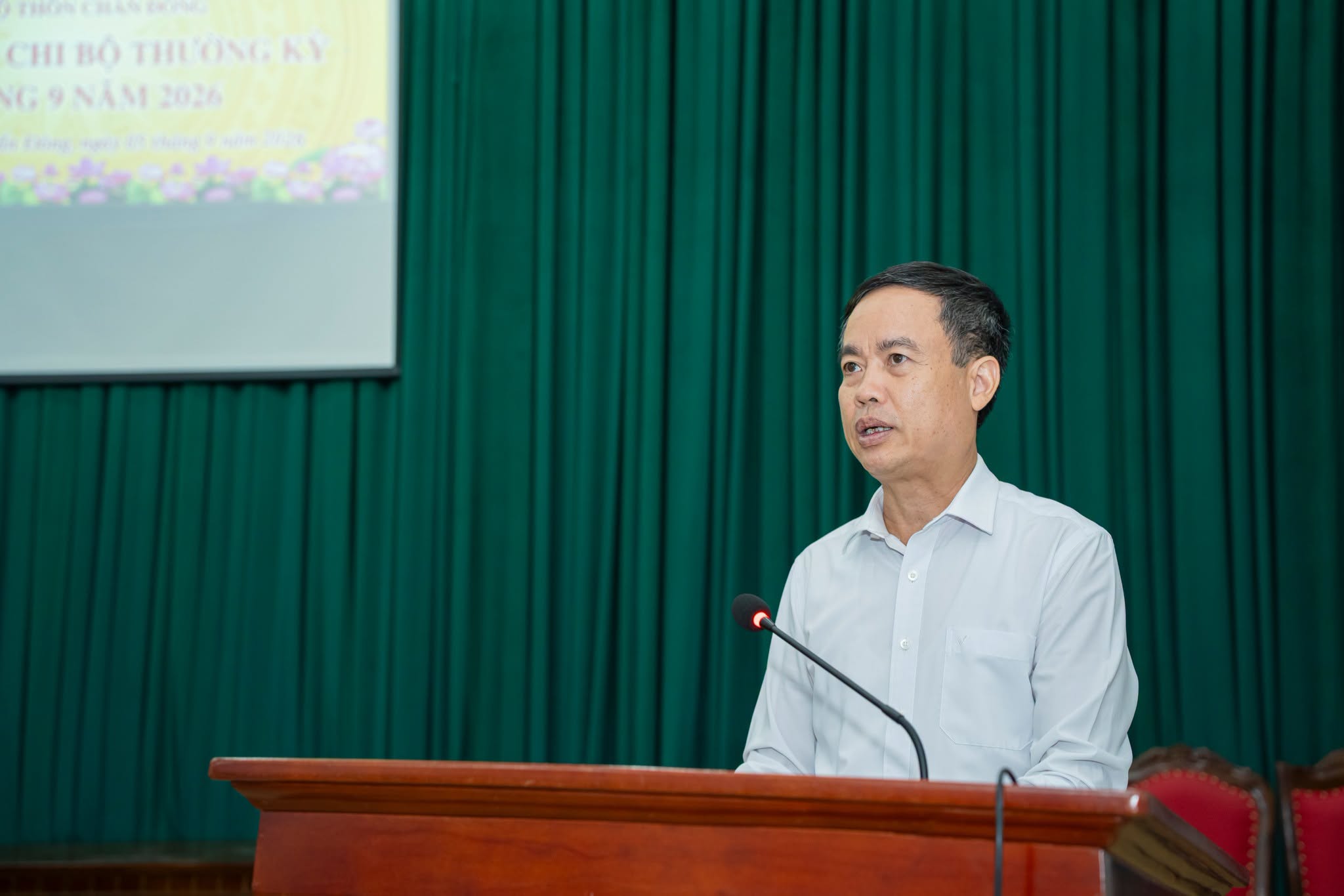 Thường trực Đảng ủy Hoàn Long dự sinh hoạt chi bộ tháng 9-2026, nắm tình hình từ cơ sở