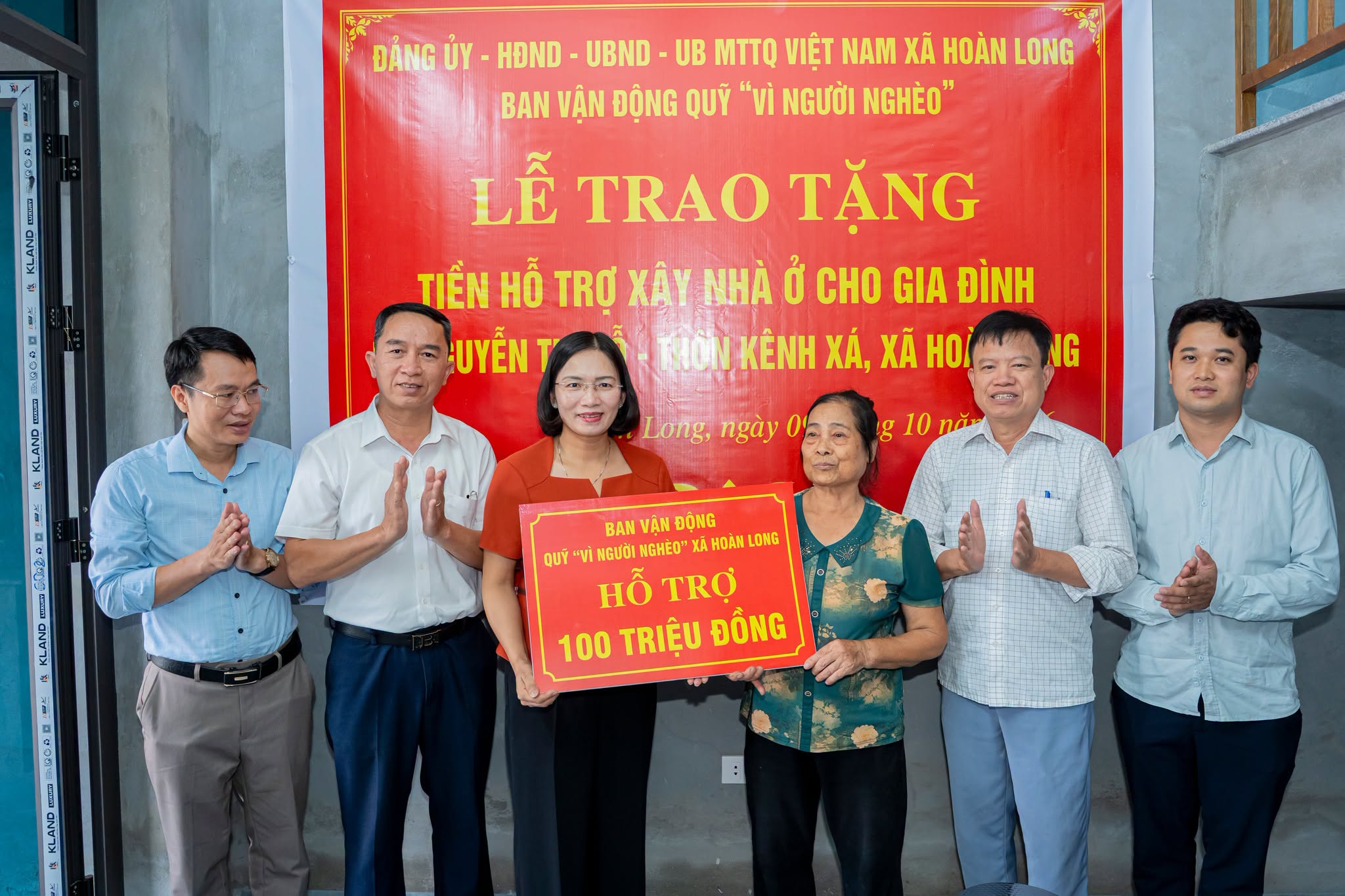 Hoàn Long bàn giao nhà Đại đoàn kết cho hộ cận nghèo ở thôn Kênh Xá